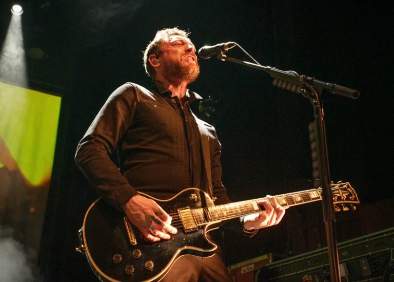 Snow Patrol Light up the Warfield SF Sonic