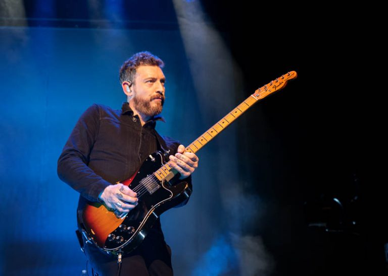 Snow Patrol Light up the Warfield SF Sonic