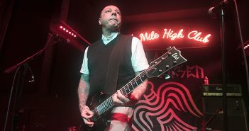 Lars Frederiksen’s Sold-Out Solo Show Shines at Eli’s Lars Frederiksen