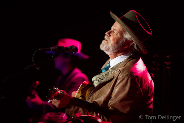 Exclusive Song Premiere: Robert Earl Keen's Shades Of Gray