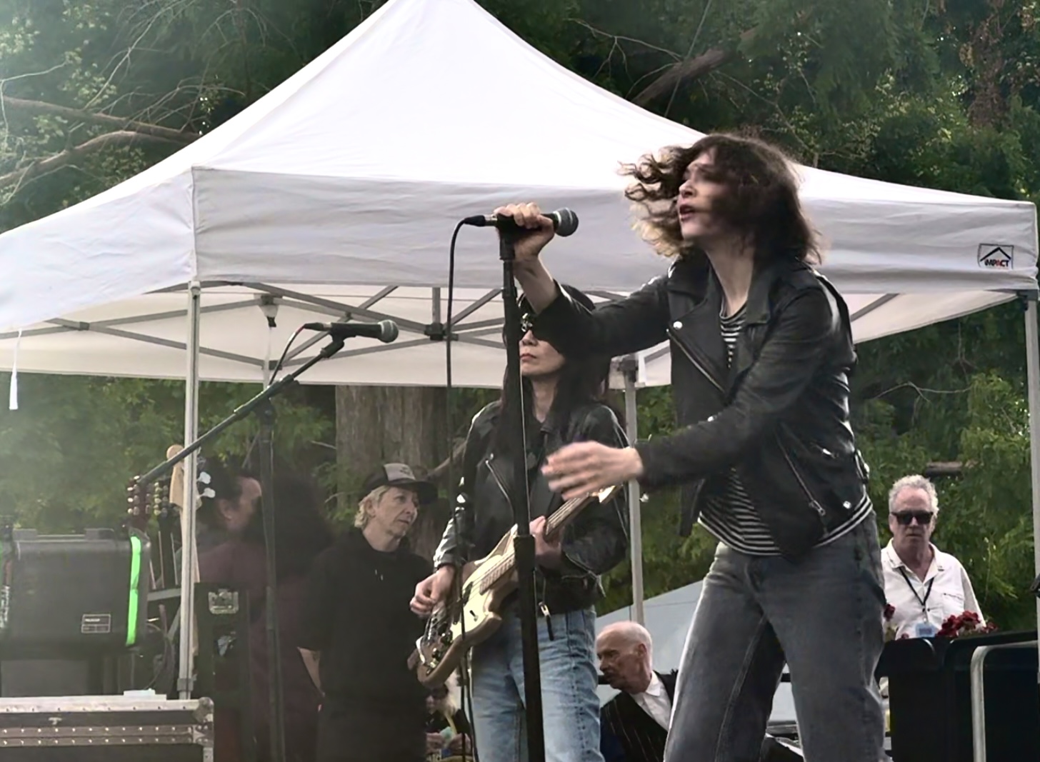 Carrie Brownstein with Jackie and Judy (Photo by Robert Lyons)